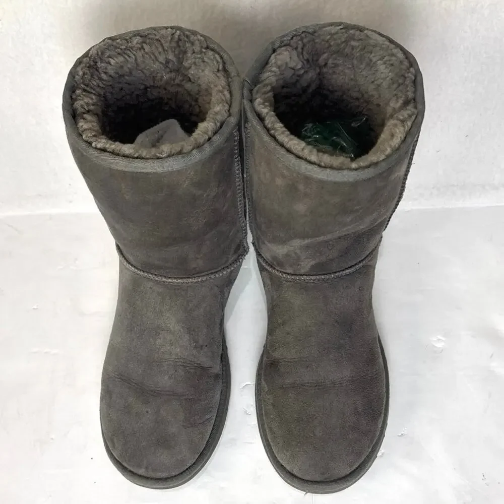 UGG Australia Classic Short Gray Sheepskin Boots Women Size 9 S/N 5826